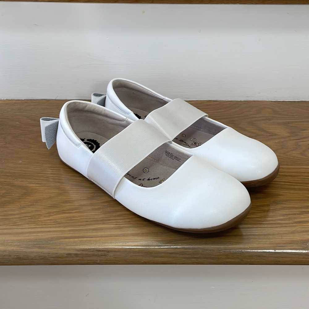 Girls White dress shoes Livie & Luca
